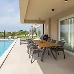 Bella N Villa
