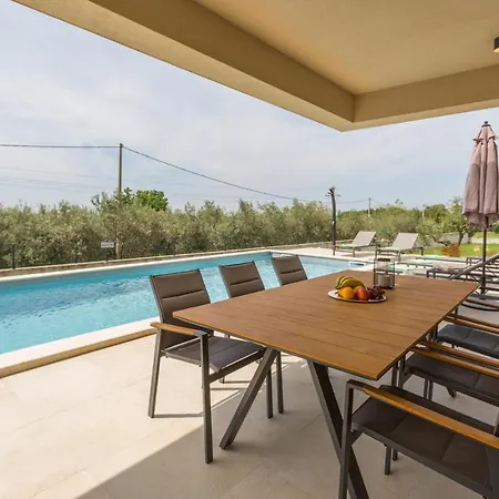 Villa Bella N *
