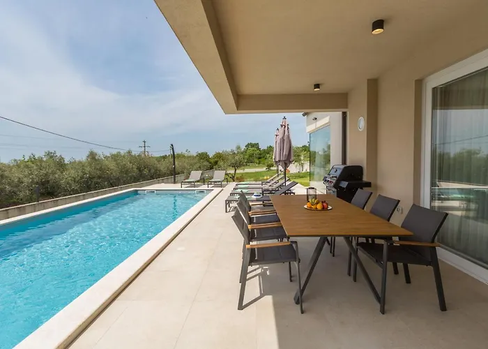 Bella N 빌라 Višnjan