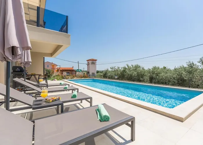 빌라 Bella N Višnjan