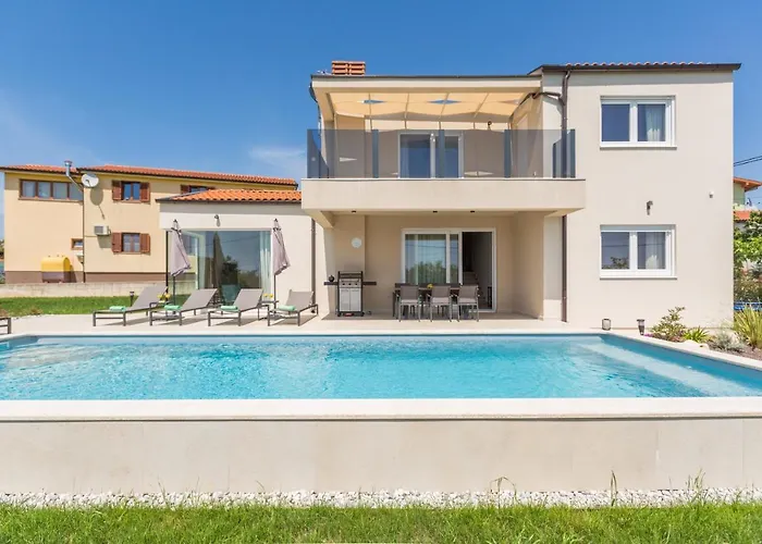 빌라 Bella N Višnjan